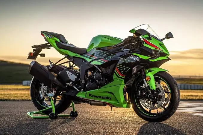 2025 Kawasaki Z900 Launched in India with Futuristic Styling and Tech Boost